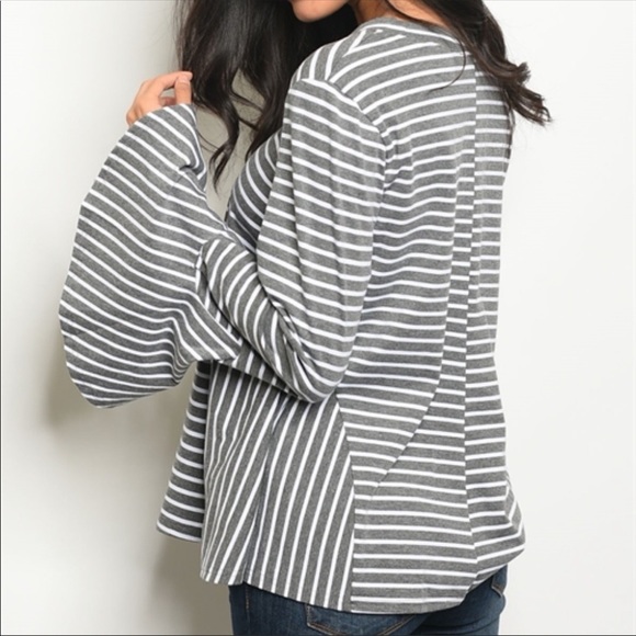 🆕 HOT2OWN BOUTIQUE STRIPED TOP WITH BELL SLEEVES - Picture 2 of 3